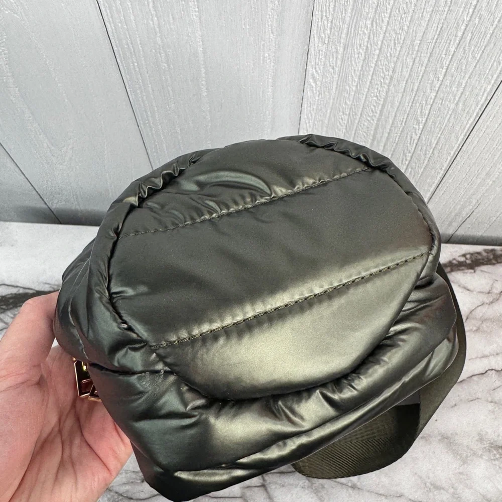 WanderFull HydroBag Quilted Puffer Crossbody Bag - Green - Picture 7 of 11